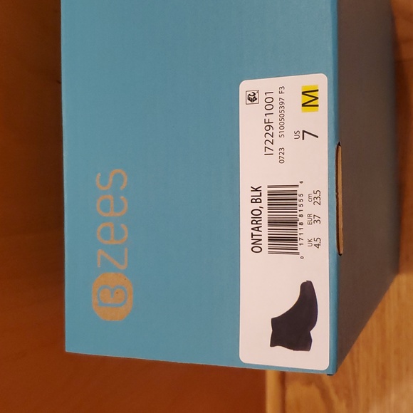 Bzees Ontario Black Ankle Boot - Picture 15 of 15